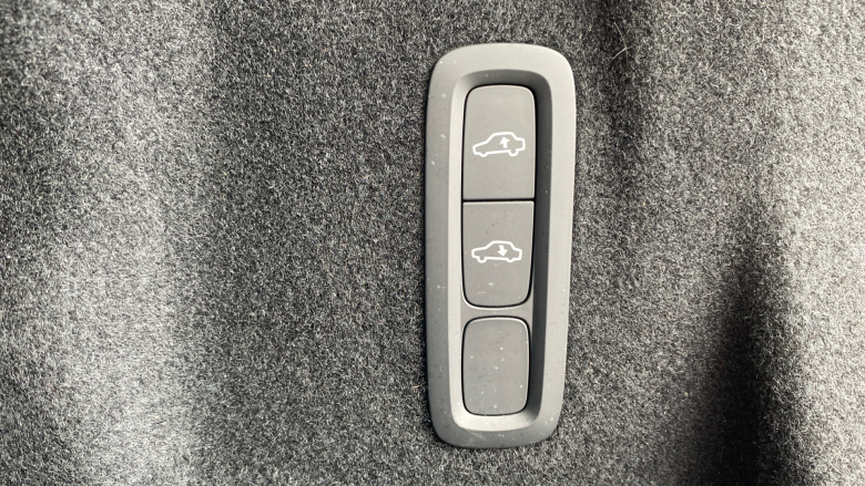 Volvo XC60 2.0 B5P Ultra Dark 5dr AWD Geartronic Petrol Estate